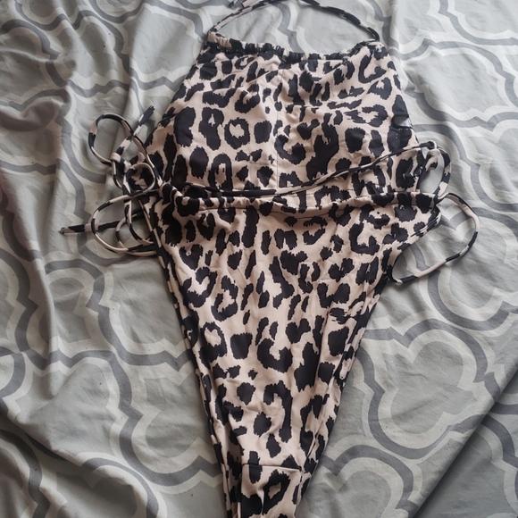 Matte Brand Animal print long tie one piece swimsuit Size Small - Picture 5 of 5